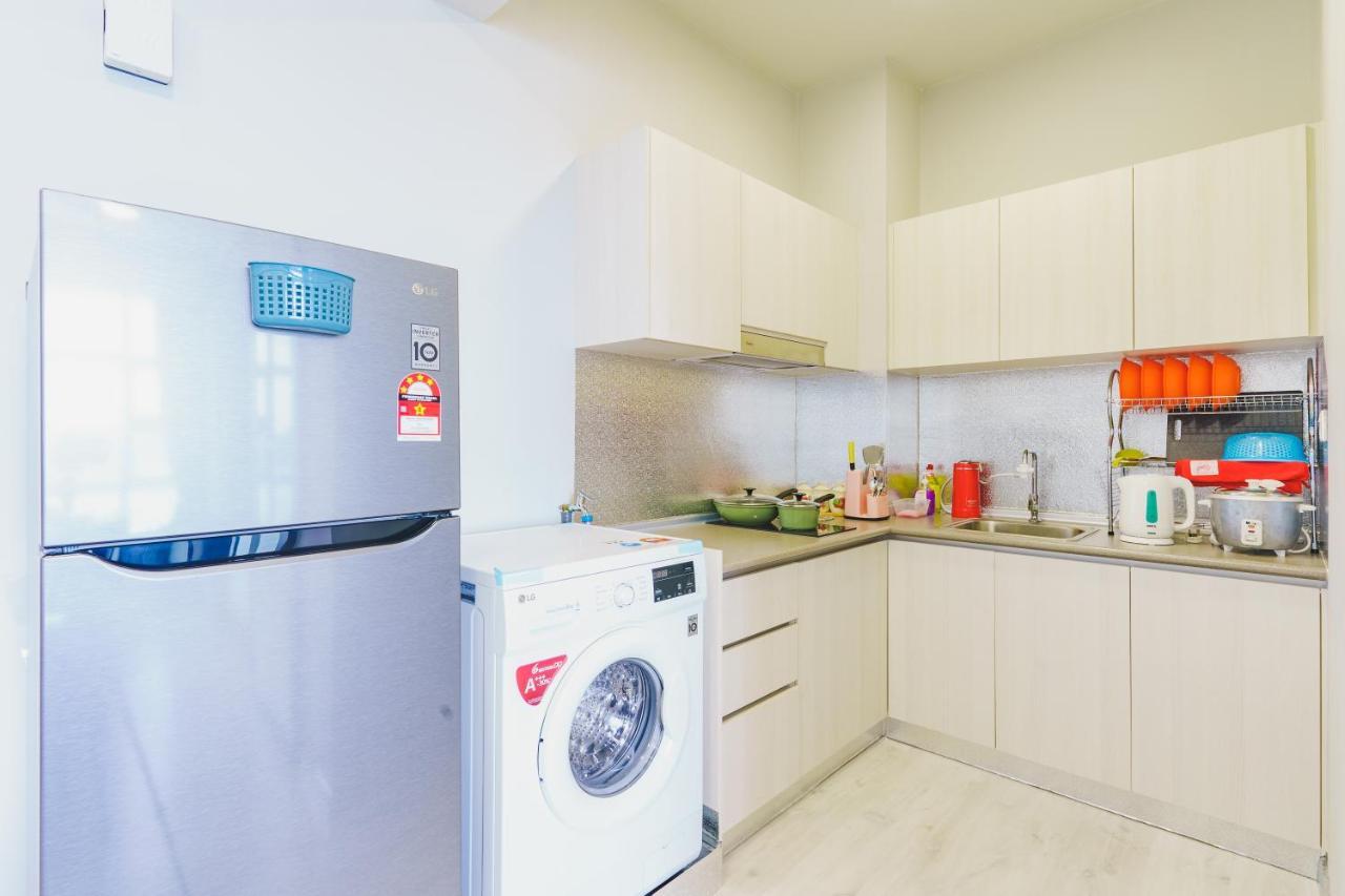 Full Seaview 2R1B Condo For 6Pax In Кота-Кинабалу Экстерьер фото