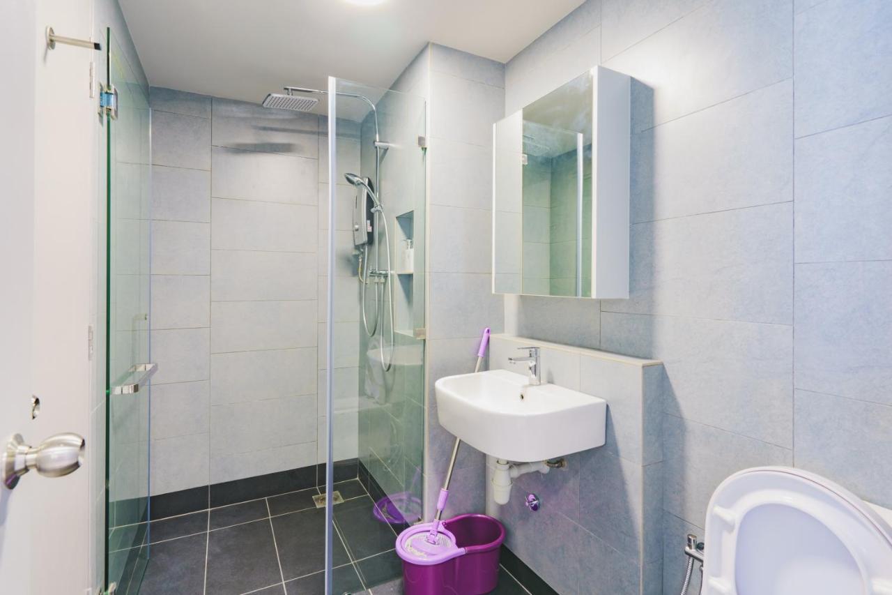 Full Seaview 2R1B Condo For 6Pax In Кота-Кинабалу Экстерьер фото