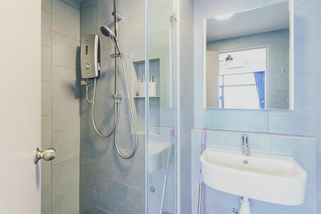 Full Seaview 2R1B Condo For 6Pax In Кота-Кинабалу Экстерьер фото