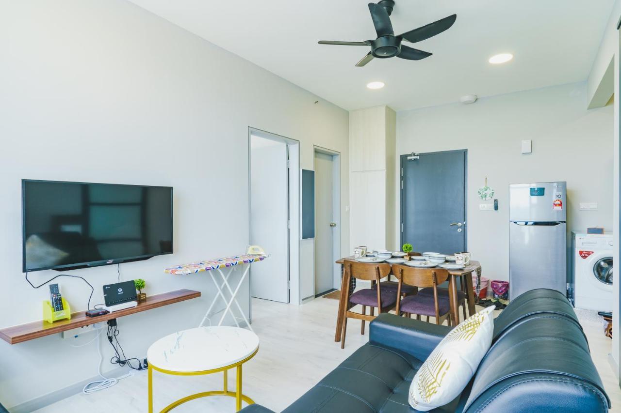 Full Seaview 2R1B Condo For 6Pax In Кота-Кинабалу Экстерьер фото
